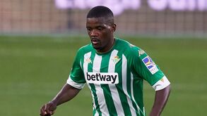 William vai para estágio do Betis mas Lyon está à espreita