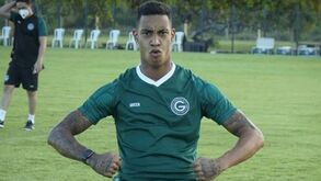 Mais do mesmo: Alef Manga ‘responde’ aos adeptos na enésima polémica   