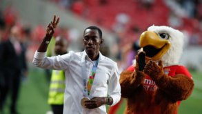 Pichardo mostrou medalha de campeão mundial no intervalo na Eusébio Cup