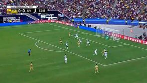 Dembélé fez 'maldade' a Cuadrado e Alex Sandro e apontou grande golo no Barcelona-Juventus