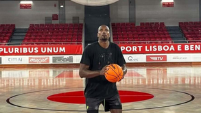 Estrela da NBA treina na Luz