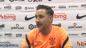 Vítor Pereira critica Corinthians após derrota na Taça do Brasil: «Jogámos de barriga cheia...»