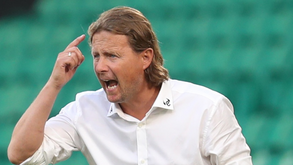 Treinador do Midtjylland despedido a cinco dias do encontro com o Benfica na Luz