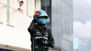 George Russell garante primeira 'pole' da carreira na Hungria