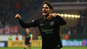 FC Magdeburg-Eint. Frankfurt: equipa de Gonçalo Paciência em ação na Taça da Alemanha