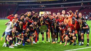 PSV bate Ajax e conquista Supertaça da Holanda em jogo com oito golos