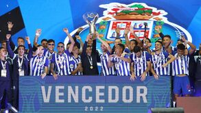 As imagens da festa do FC Porto após a conquista da Supertaça