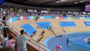 Assustador: violenta queda provoca suspensão do programa do ciclismo de pista nos Jogos da Commonwealth