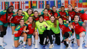 Seleção feminina sub-18 vence e está na ronda principal do Mundial