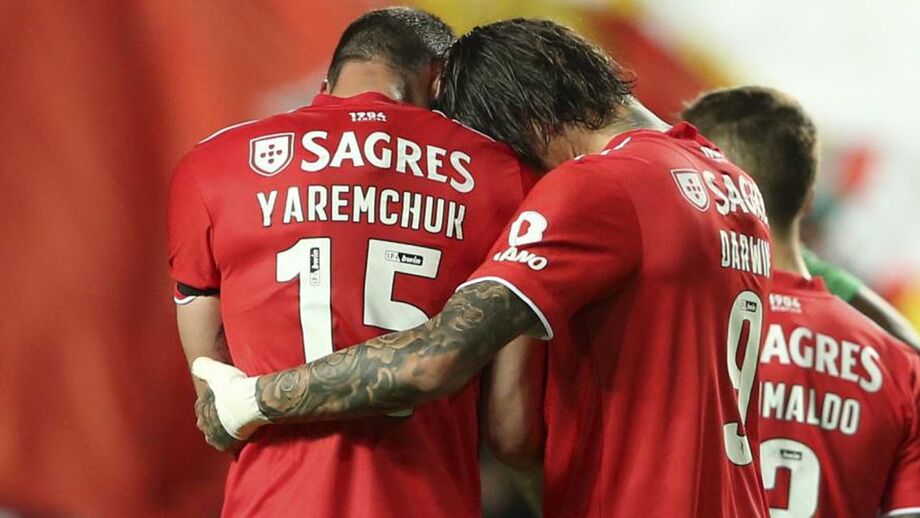Yaremchuk vai ficar com a camisola 9 no Benfica: quem a vestiu com sucesso e os que falharam