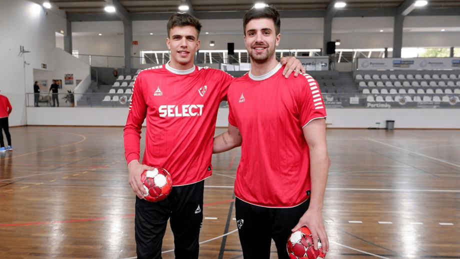 Francisco e Martim Costa são 'jogadores a seguir' no Europeu de sub-20 para a EHF