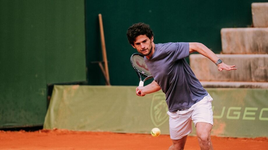Pedro Sousa avança na qualificação em Bastad