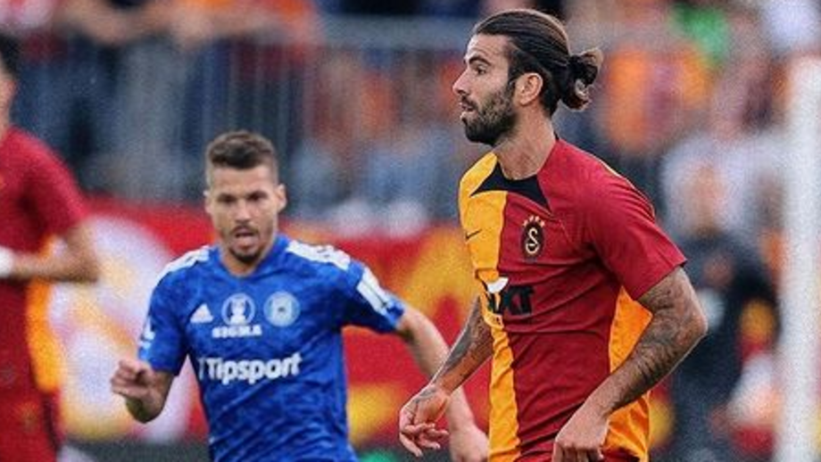 Sérgio Oliveira titular na estreia pelo Galatasaray