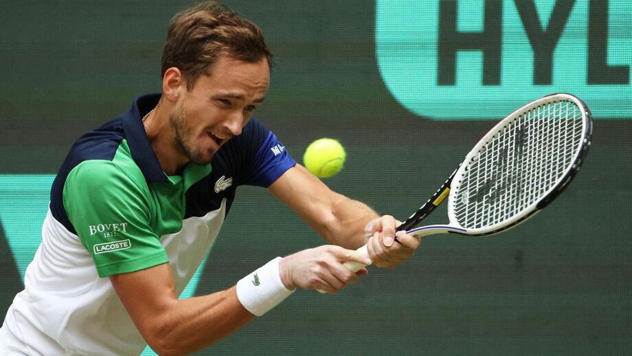 Daniil Medvedev e Iga Swiatek mantêm-se líderes incontestáveis no ténis mundial