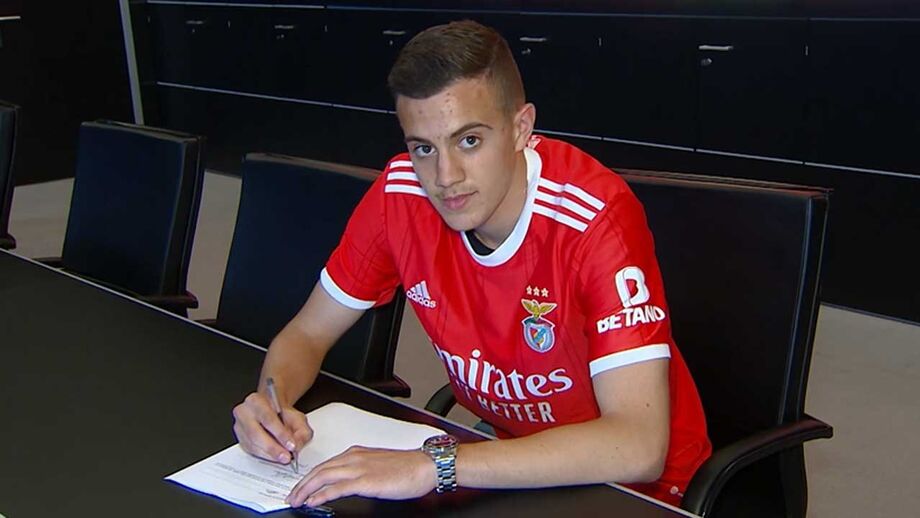 Italiano Okon-Engstler reforça equipa sub-19 do Benfica: «Clube lindo e histórico»