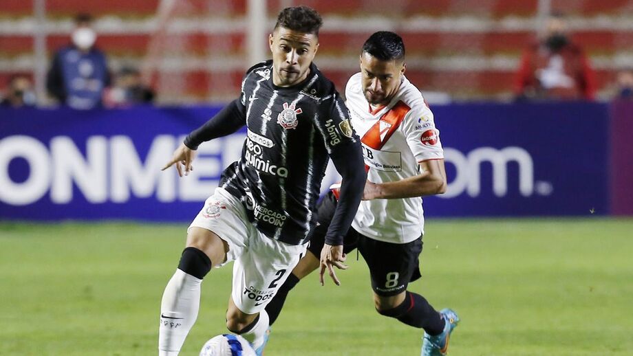 Santa Clara tem mira apontada a João Pedro
