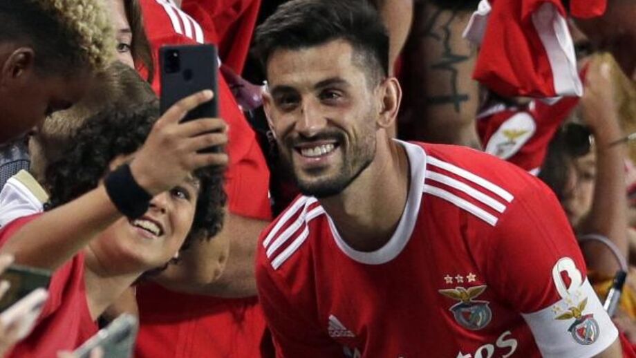 De capitão a dispensado: Pizzi sai do Benfica e vai viver aventura nas Arábias