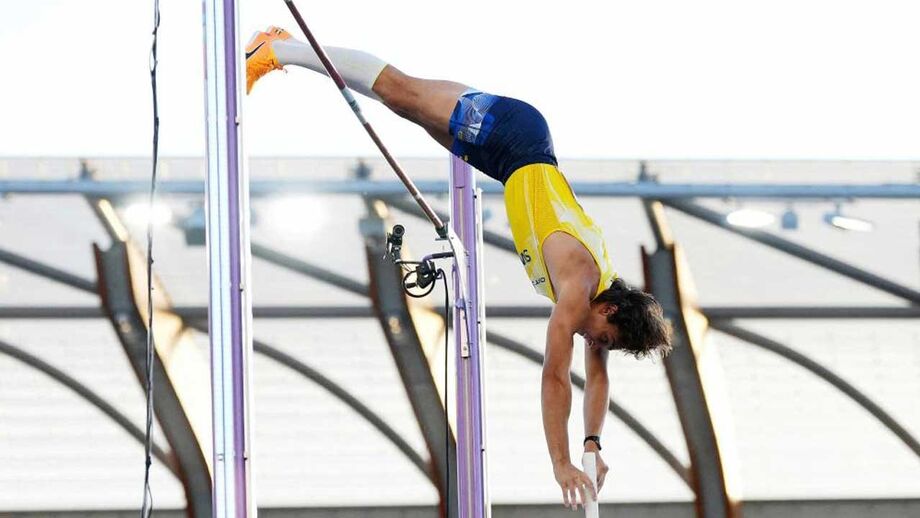 Recorde de Duplantis na vara fecha jornada dos Mundiais que também teve máximo nas barreiras