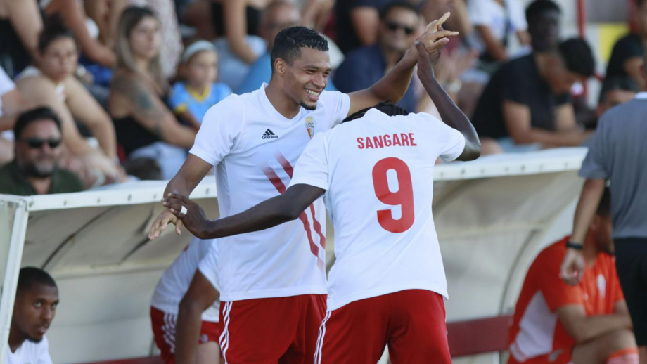 Vilafranquense impõe derrota ao Estoril