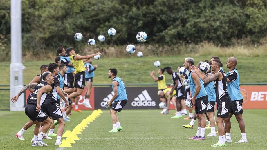 Jornalista Rafael Soares faz o ponto de situação de mais um dia do estágio do Benfica em Inglaterra