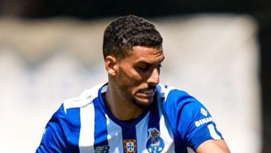 Defesa também esteve perto de se estrear a marcar pelos dragões