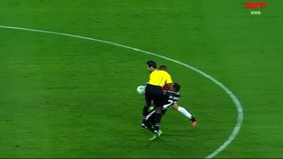 Biaconeri bateram o Chivas por 2-0