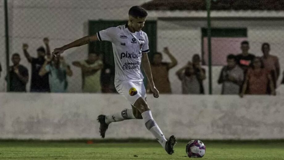 Central Paulo Vitor vai ser reforço do Nacional