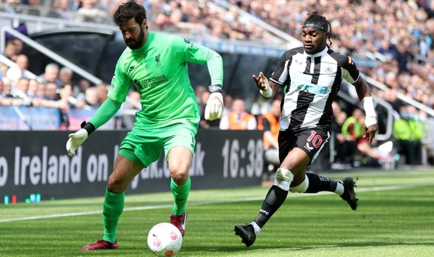 Newcastle, Saint-Maximin multato per il suo outfit