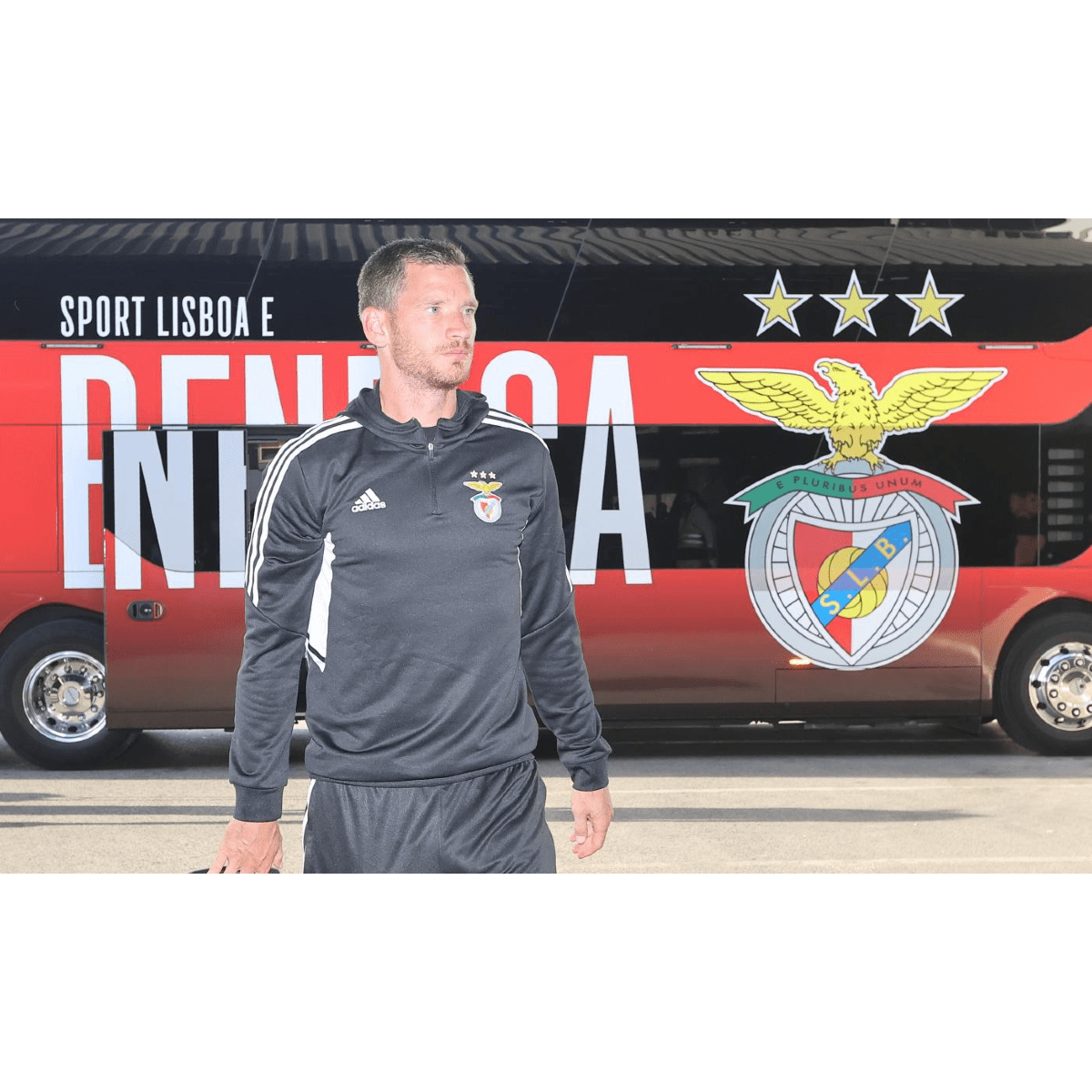 Benfica - Alma&Coração - PERFIL de JAN VERTONGHEN O defesa-central Jan  VERTONGHEN, de 33 anos, é reforço do Benfica. Internacional pela Bélgica,  formado no Ajax, chega à Luz depois de oito épocas