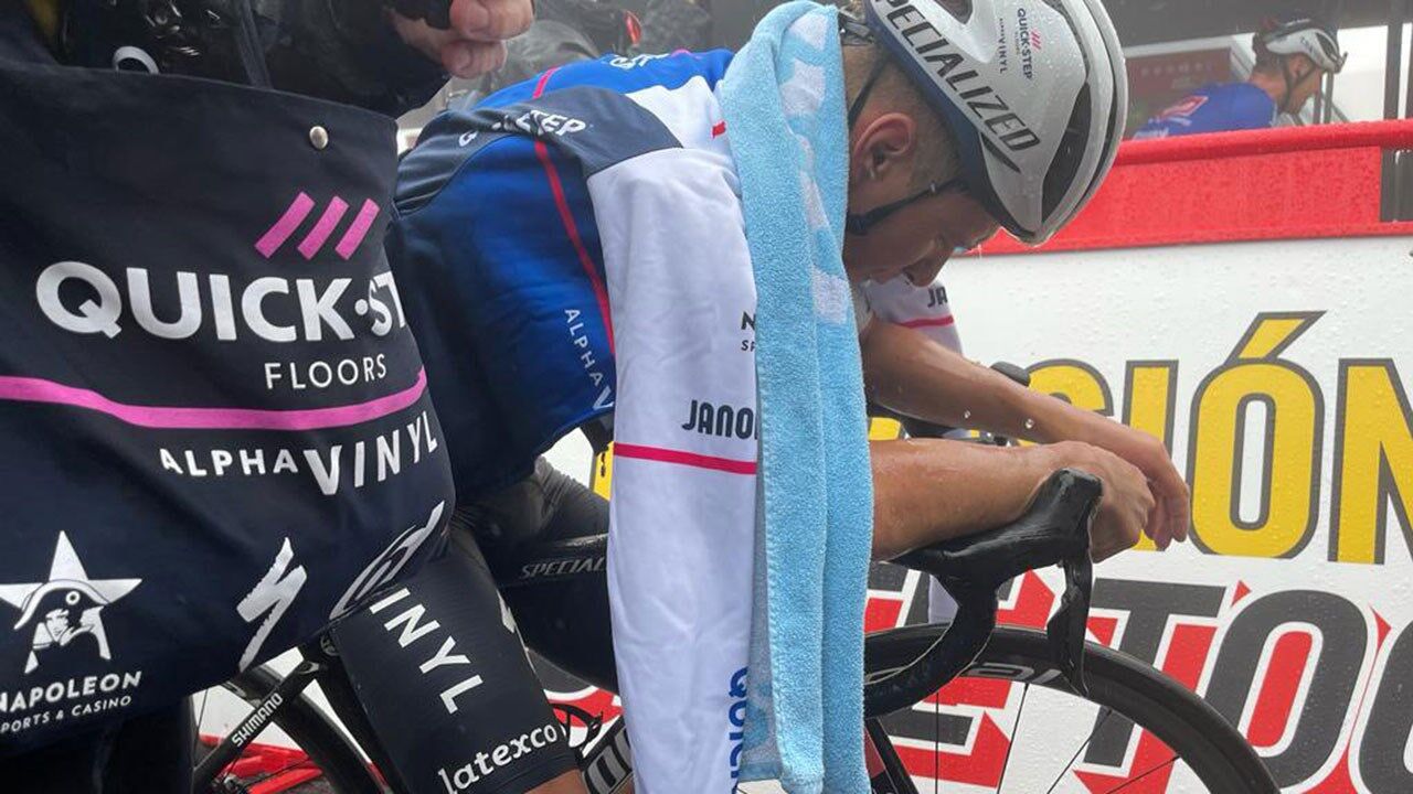 Jay Vine vence 6.ª etapa e Remco Evenepoel é o novo líder da Vuelta