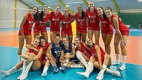 Seleção Portuguesa feminina de voleibol termina estágio com nova vitória