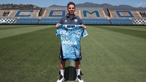 Jogador e... acionista: Fàbregas oficializado no Como com dupla função inusitada