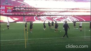 Midtjylland já trabalhou na Luz e posicionamento dos guarda-redes chamou à atenção