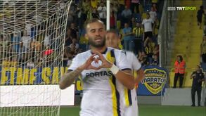 O golaço de Jesé Rodríguez que deixou os turcos de boca aberta