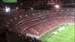 Ovações a Rafa e Gonçalo Ramos e um festival de luzes nas bancadas: Luz ao rubro diante do Midtjylland