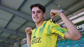 Cascavel assina contrato profissional com o Tondela