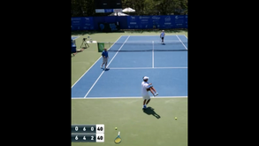 Tenista chinês interrompe jogo para ajudar apanha-bolas prestes a desmaiar