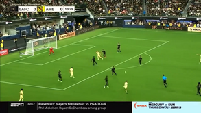 Layún protagoniza remate disparatado e reage: «Se alguém encontrar a bola...»