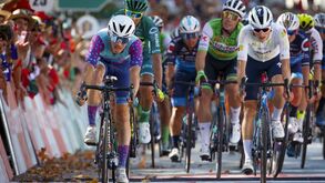 Scott McGill vence 1.ª etapa da Volta a Portugal ao sprint