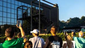 Sporting recebido com gritos de apoio em Braga: Adán e Ugarte na comitiva