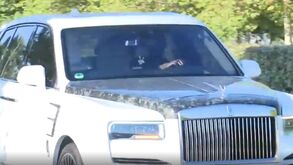 Craque do Real Madrid aparece no treino com carro de 300 mil euros