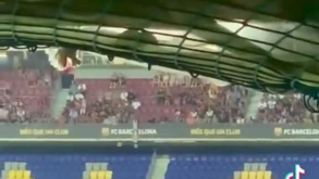 Adepto apanha ratos em Camp Nou e vídeo está a dar que falar