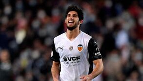  Valencia vendeu Guedes por 30M€ para... não ter de pagar ao Paris SG