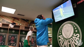 Scarpa foi expulso, viu os penáltis do Palmeiras no balneário e com uns auscultadores para... vibrar 'em direto'