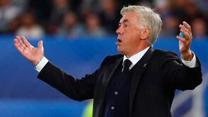 Carlo Ancelotti soma e segue: Mais um recorde para o técnico italiano
