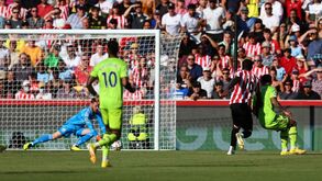O enorme erro de De Gea que deu origem à hecatombe do Manchester United
