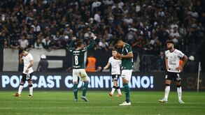 Palmeiras derrota Corinthians e reforça liderança no Brasileirão