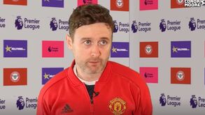 Comediante inglês veste a pele de Maguire e revela telefonema de Ronaldo ao intervalo 