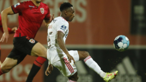 Umaro Embaló a caminho do Augsburgo
