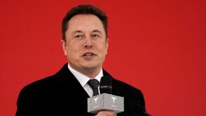 Afinal era uma piada: Elon Musk diz que vai comprar o Man. United e depois... nega tudo